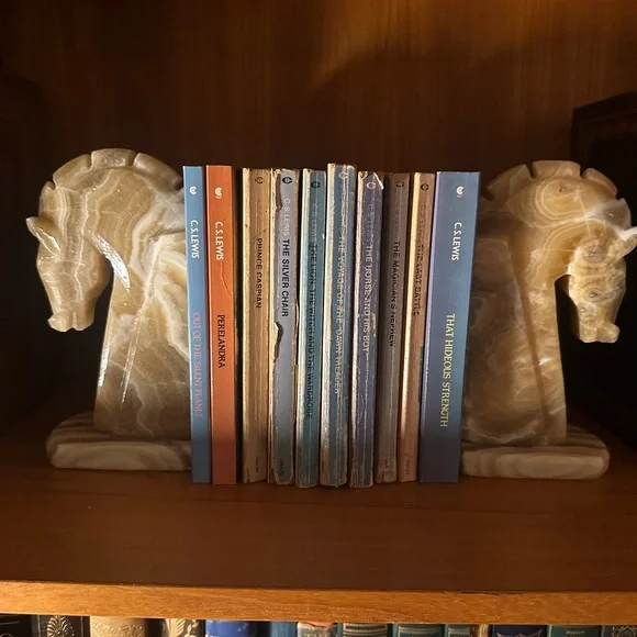 Vintage books! C. Lewis - Picture 1 of 11